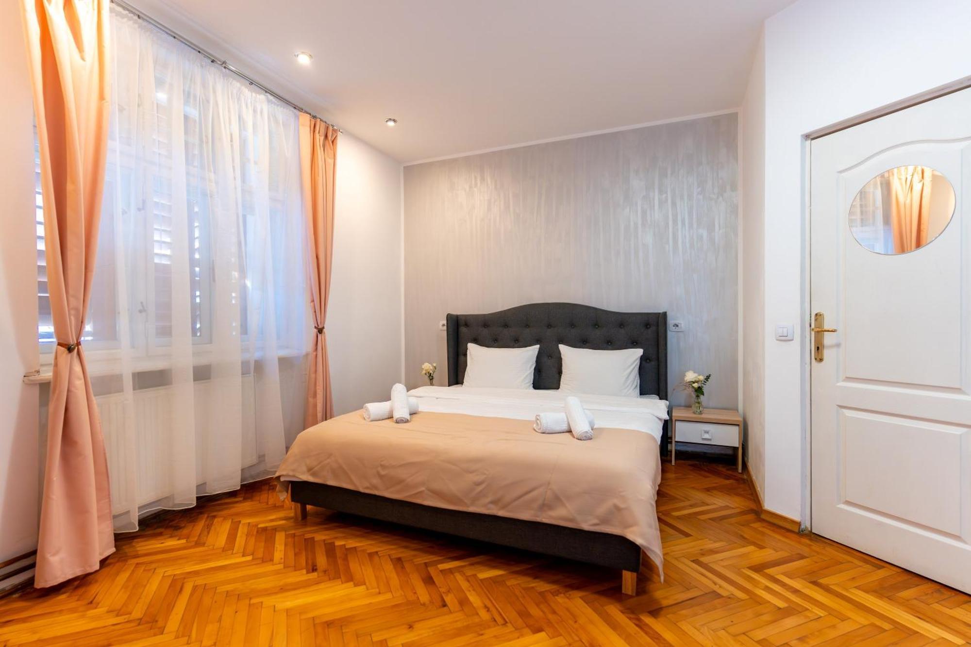 Crisan Residence - Vila Crisan ブラショフ エクステリア 写真